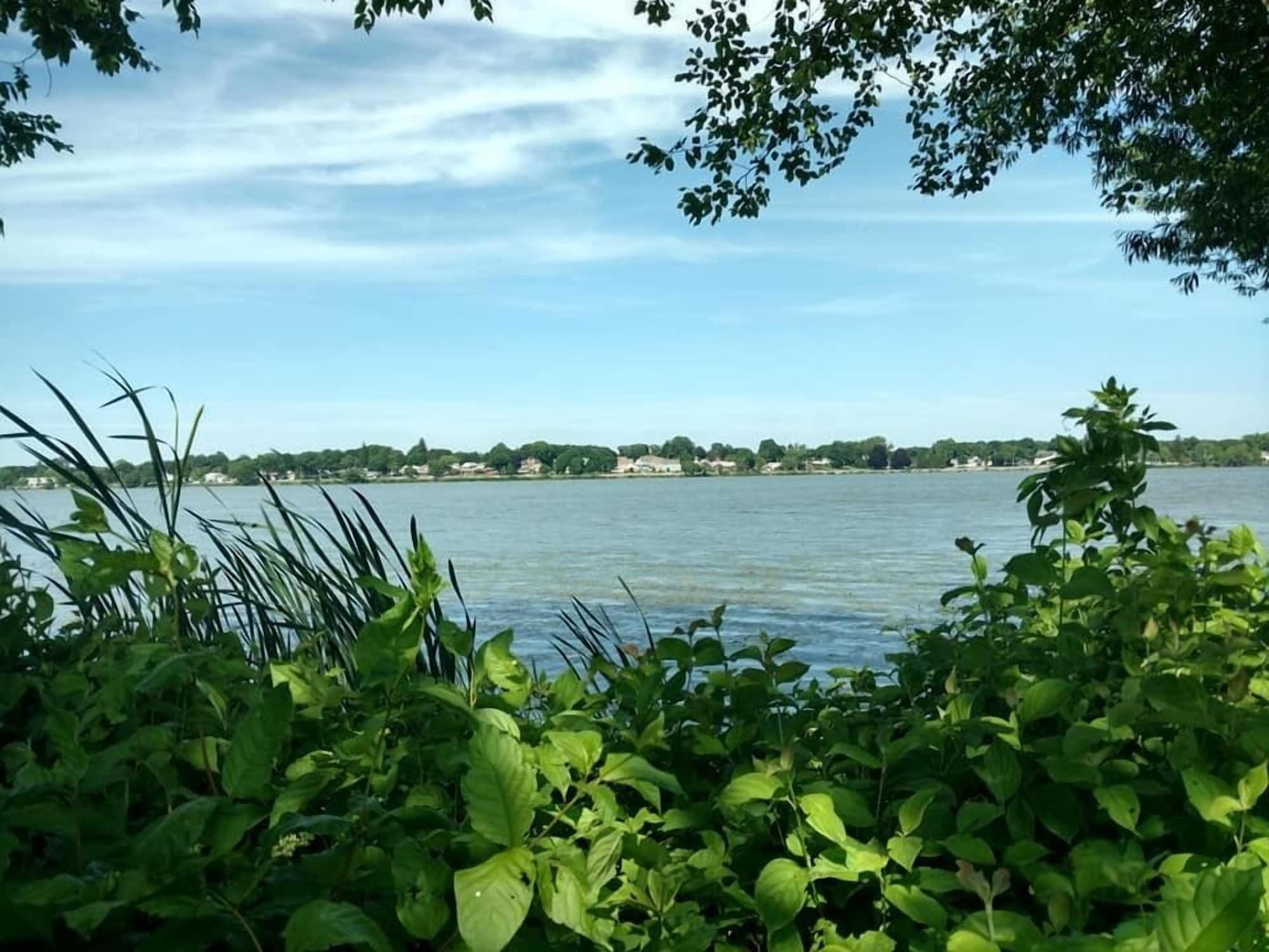 Lakeside Hotel